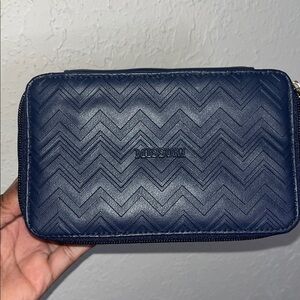 Missoni Exclusively for Delta Navy Blue Amenity Kit Bag